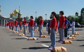 В Туле прошел флешмоб "Запусти сердце. Дети спасают жизни"