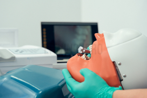 Обследование стоматологического пациента с применением внутриротового цифрового микроскопа
